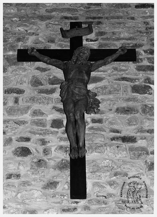 statue : Christ en croix