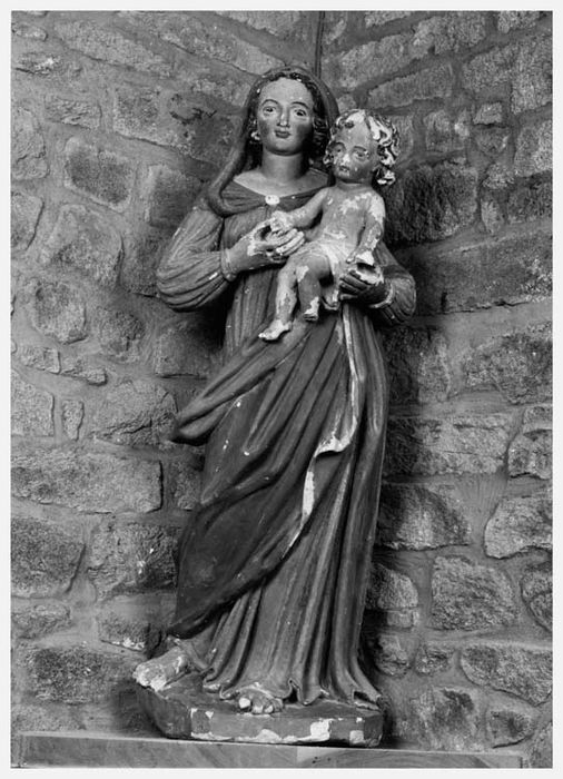 statue : Vierge à l'Enfant