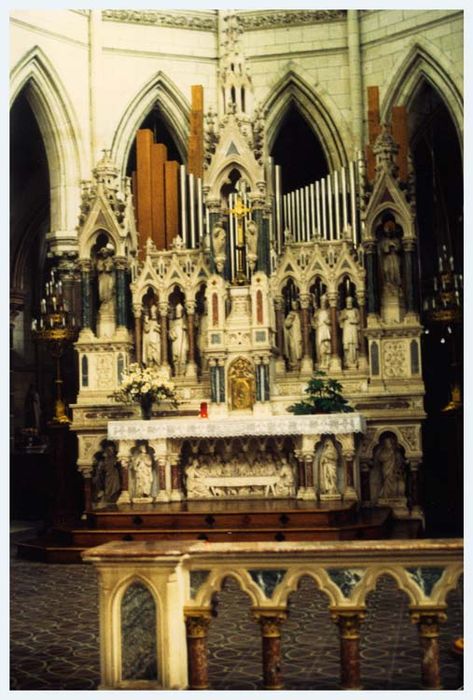 clôture d'autel (table de communion)