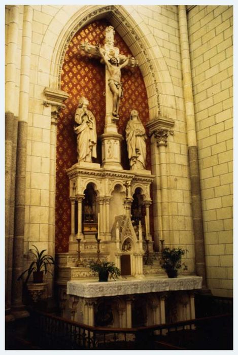 autel et retable de la Sainte-Croix