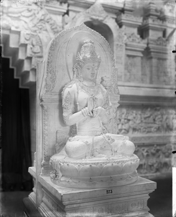 Statue de la déesse Prajnaparamita provenant du temple de Sinosari, Java oriental