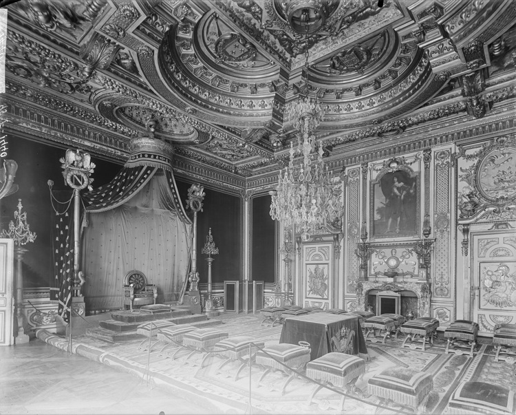 Salle du trône