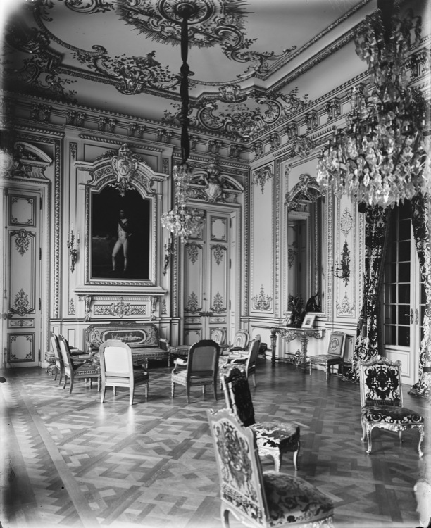 Grand salon : vue vers le portrait de Napoléon