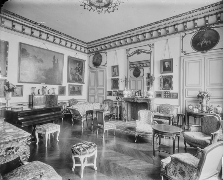 Petit salon