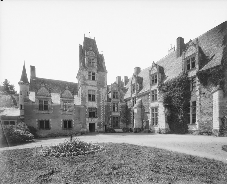 Ensemble des deux ailes côté cour