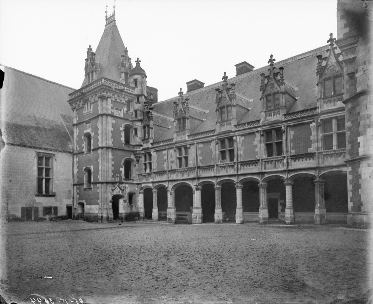 Aile Louis XII : façade sur cour