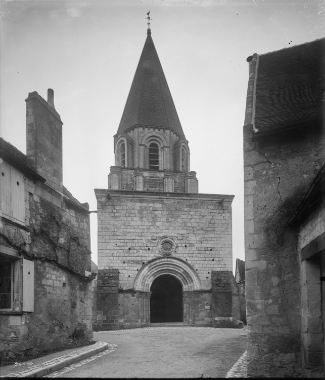 Façade ouest : clocher-porche