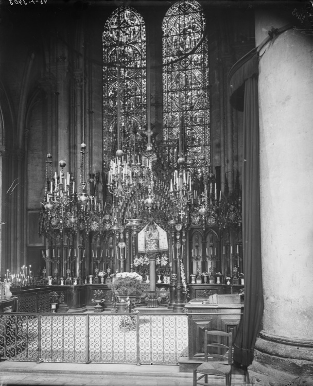 Intérieur, chapelle : statue de Vierge à l'Enfant dite Notre-Dame du Pilier