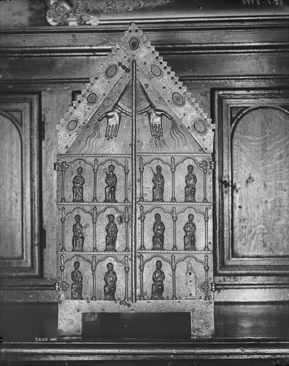 Tabernacle triptyque dit Châsse de saint Aignan : volets fermés