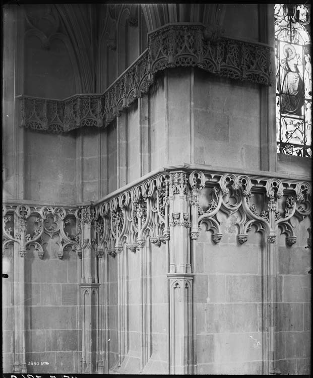 Chapelle Saint-Hubert, intérieur : détail du décor mural