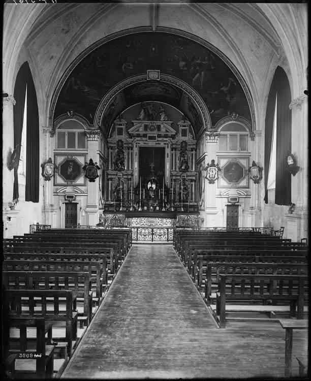 Chapelle Saint-Louis, intérieur : nef vers le chœur et le maître-autel