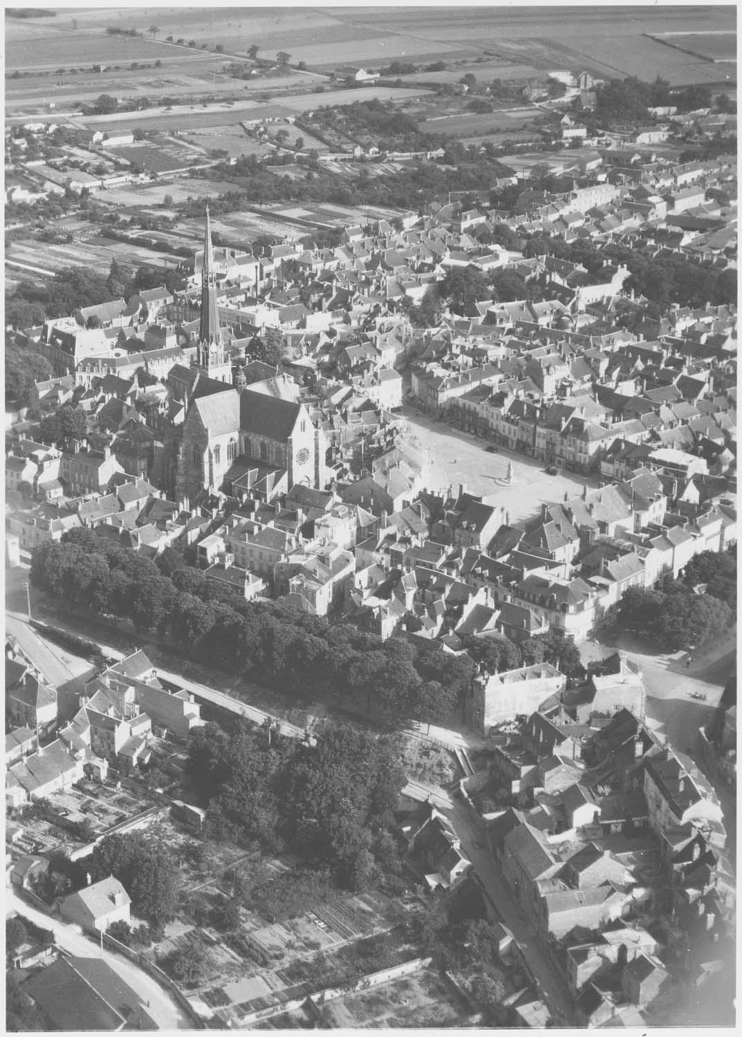 Église et place du Martroi