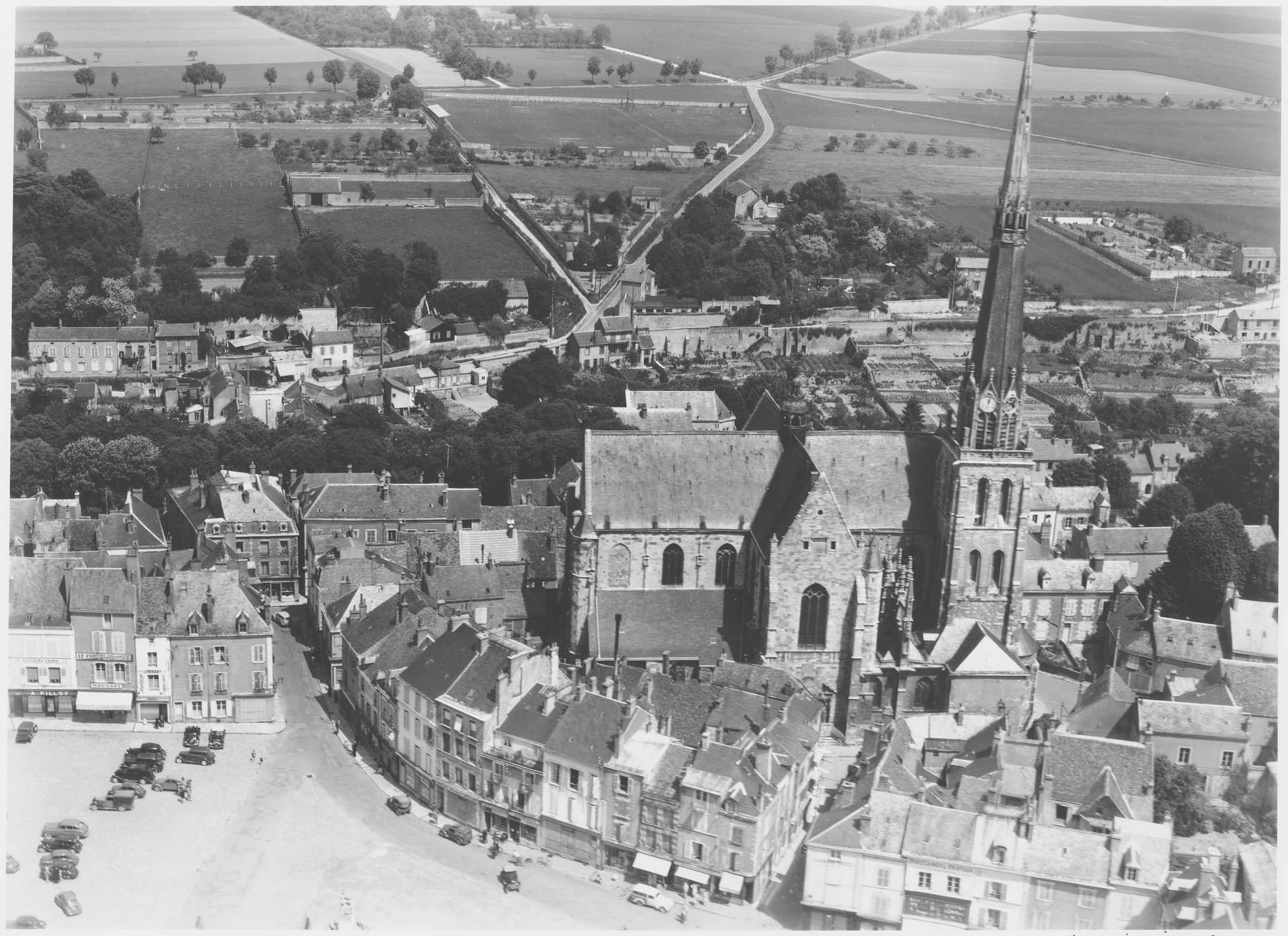 Église et place du Martroi