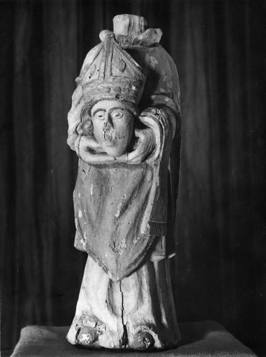 statue : saint Denis, bois polychrome, 17e siècle - © Ministère de la Culture (France), Médiathèque du patrimoine et de la photographie (objets moibliers), tous droits réservés