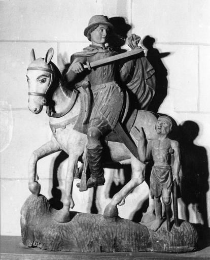 groupe sculpté : La Charité de saint Martin, bois polychrome, 17e siècle - © Ministère de la Culture (France), Médiathèque du patrimoine et de la photographie (objets moibliers), tous droits réservés