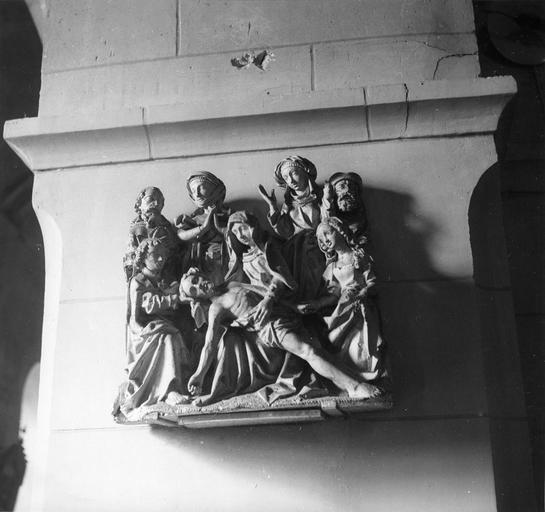 groupe sculpté : La Déploration du Christ, bois sculpté et polychrome, 16e siècle - © Ministère de la Culture (France), Médiathèque du patrimoine et de la photographie (objets moibliers), tous droits réservés