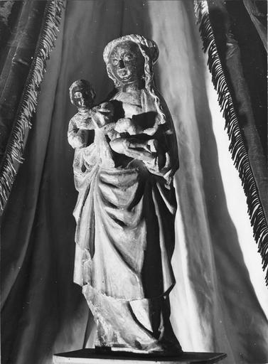 statue dite Vierge noire : Vierge à l'Enfant, bois, 16e siècle - © Ministère de la Culture (France), Médiathèque du patrimoine et de la photographie, diffusion RMN-GP