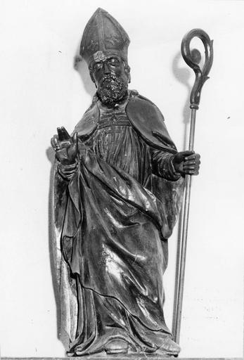 statue : évêque bénissant, bois, 17e siècle - © Ministère de la Culture (France), Médiathèque du patrimoine et de la photographie (objets moibliers), tous droits réservés