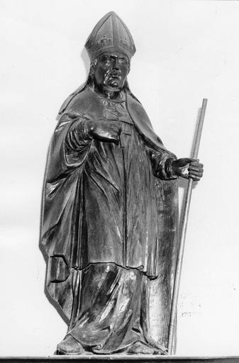 statue : évêque, bois, 17e siècle - © Ministère de la Culture (France), Médiathèque du patrimoine et de la photographie (objets moibliers), tous droits réservés