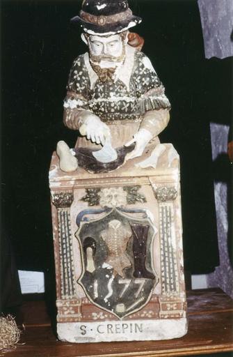 statue : saint Crépin, pierre polychrome, 1577 - © Ministère de la Culture (France), Médiathèque du patrimoine et de la photographie, diffusion RMN-GP