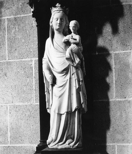 statue : Vierge à l'Enfant, albâtre, 14e siècle - © Ministère de la Culture (France), Médiathèque du patrimoine et de la photographie (objets moibliers), tous droits réservés