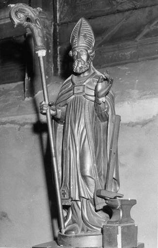 statue : saint Eloi, bois doré, 18e siècle, volée
