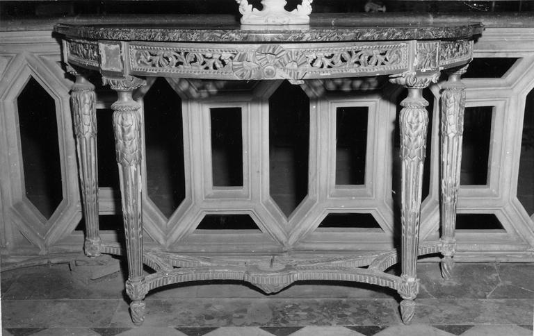 crédence, bois sculpté et marbre, style Louis XVI - © Ministère de la Culture (France), Médiathèque du patrimoine et de la photographie (objets moibliers), tous droits réservés