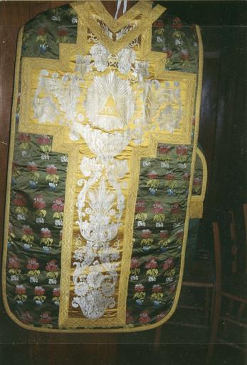 chasuble appartenant à l'ensemble d'un ornement vert