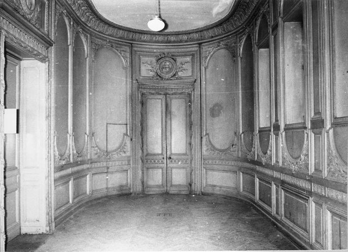 lambris de revêtement en bois, 17e siècle, vue d'ensemble côté Sud - © Ministère de la Culture (France), Médiathèque du patrimoine et de la photographie (objets moibliers), tous droits réservés