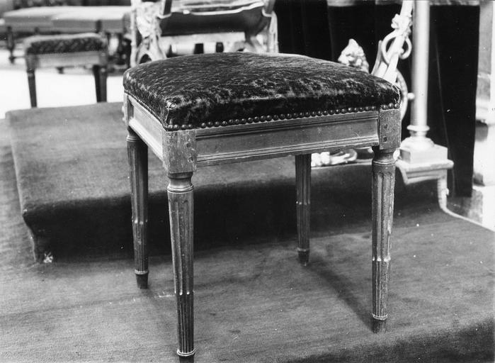 tabouret, bois et velour, style Louis XVI