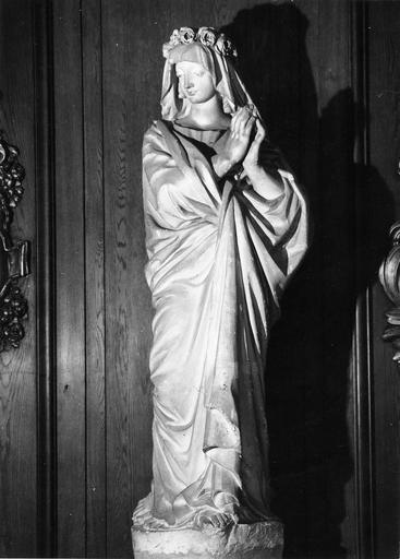 statue : sainte Colombe Vierge martyre de Sens, pierre, 18e siècle