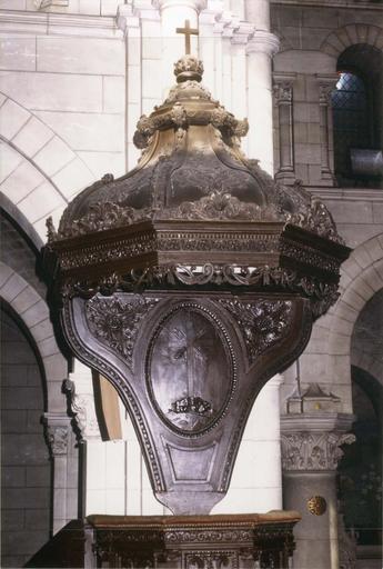 chaire à prêcher, bois, 17e siècle, vue de la partie haute - © Ministère de la Culture (France), Médiathèque du patrimoine et de la photographie, diffusion RMN-GP