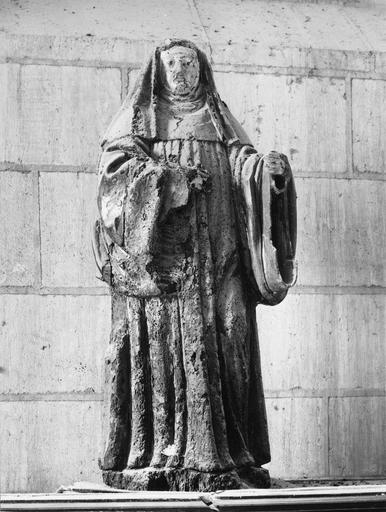 statue : religieuse, bois, 17e siècle