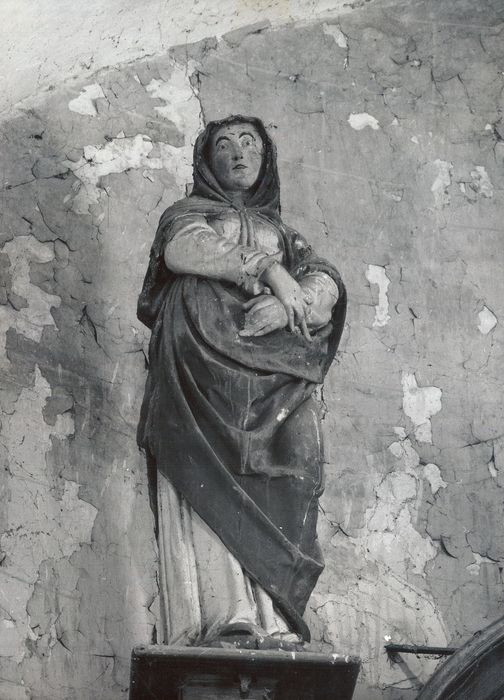 statue : Vierge de Douleur