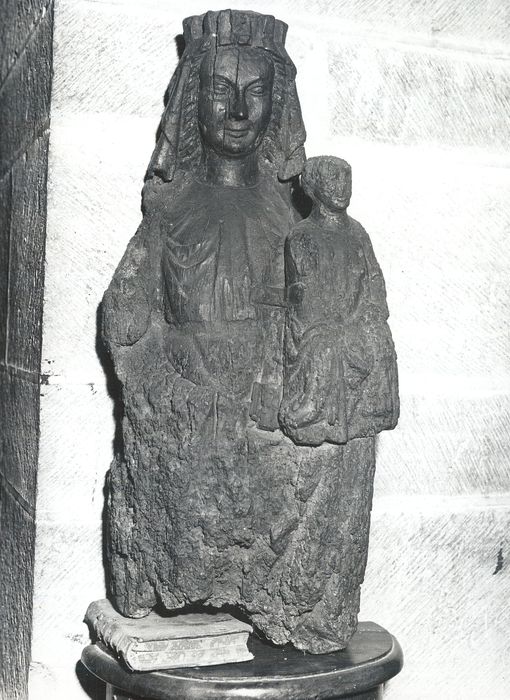 statue : Vierge à l'Enfant