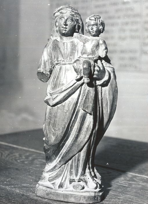 statue : Vierge à l'Enfant