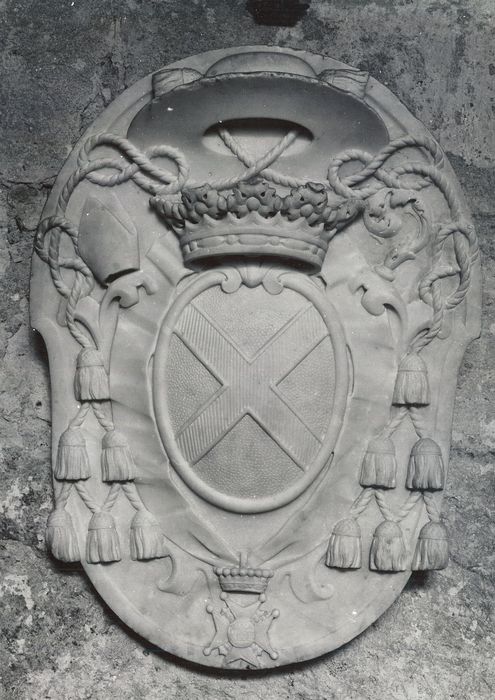 plaque commémorative aux armes de Monseigneur de Jarente, évêque d'Orléans