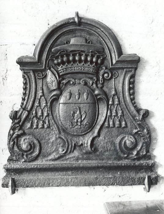 Plaque de cheminée aux armes de Louis-Gaston Fleuriau d'Armenonville, évêque d'Orléans