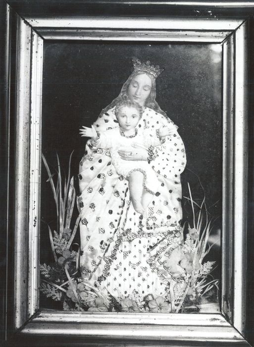 Bannière d'église (fragment) : Vierge à l'Enfant