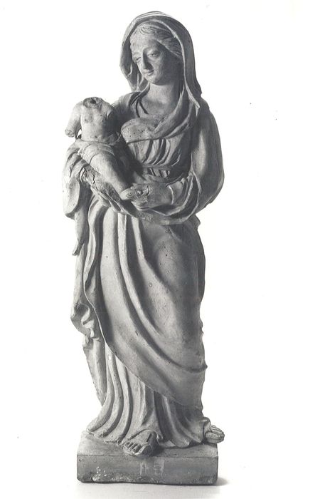 Statue : Vierge à l'Enfant