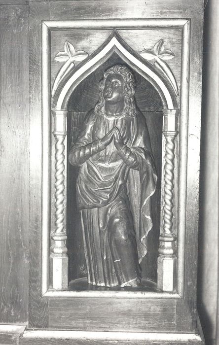 Deux statues : Vierge et saint Jean (pendant d'un calvaire)