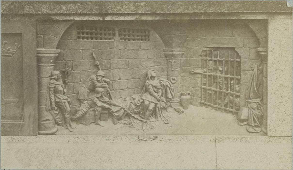 Monument équestre à Jeanne d'Arc, détail d’un des bas-reliefs du socle : Jeanne d’Arc dans sa prison