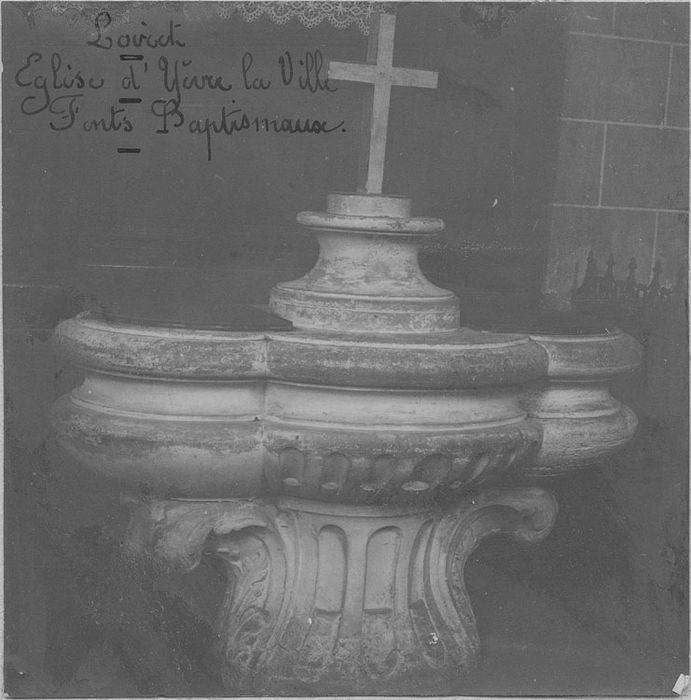 fonts baptismaux - © Ministère de la Culture (France), Médiathèque du patrimoine et de la photographie, diffusion RMN-GP