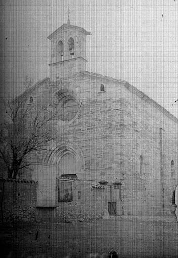 Extérieur : vue sur l'église