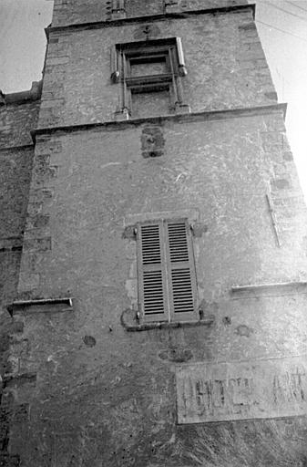 Extérieur : vue sur une tour