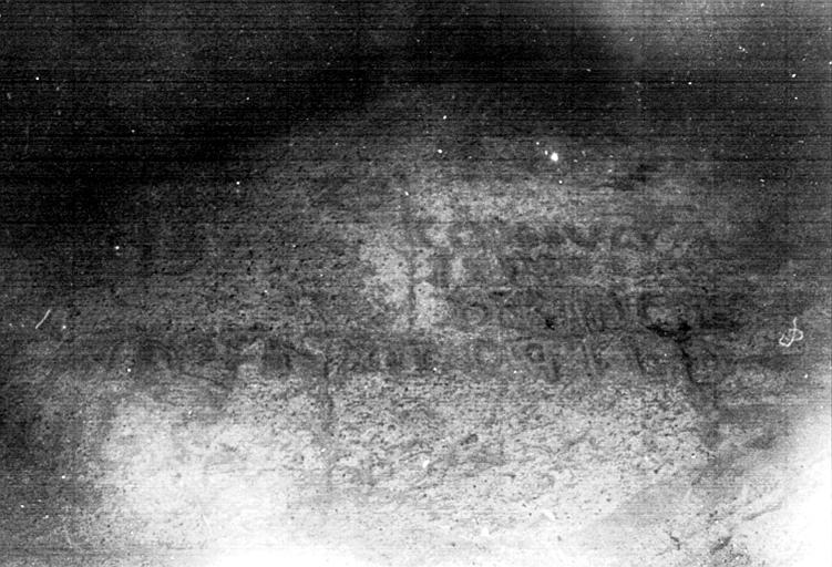 Intérieur : gravure sur mur