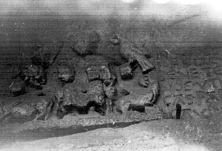 Intérieur : bas-relief
