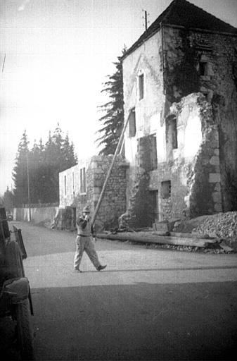 Extérieur : rue, façades, personnage