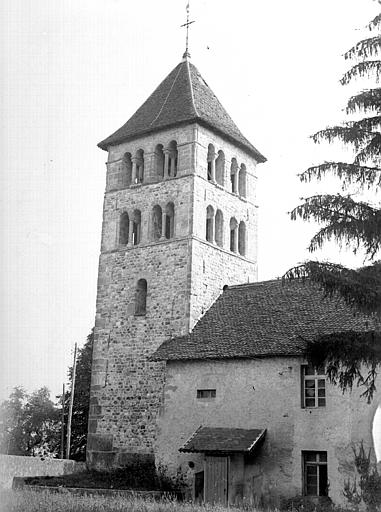 Extérieur : façade latérale, tour clocher, abords