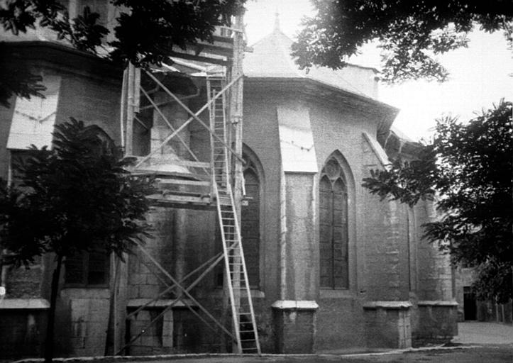 Extérieur : façade latérale, travaux